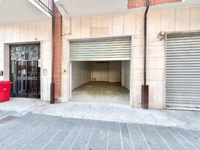 Locale Commerciale in affitto a Santa Maria delle Grazie, Avellino
