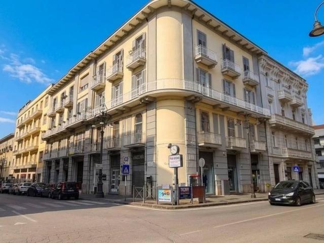 Locale Commerciale in affitto a Avellino, Campania