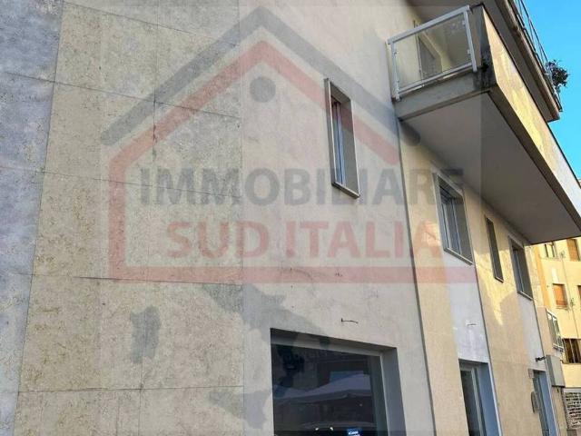 Locale Commerciale in affitto a Avellino, Campania
