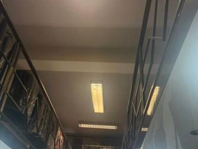 Locale Commerciale in affitto a Avellino, Campania