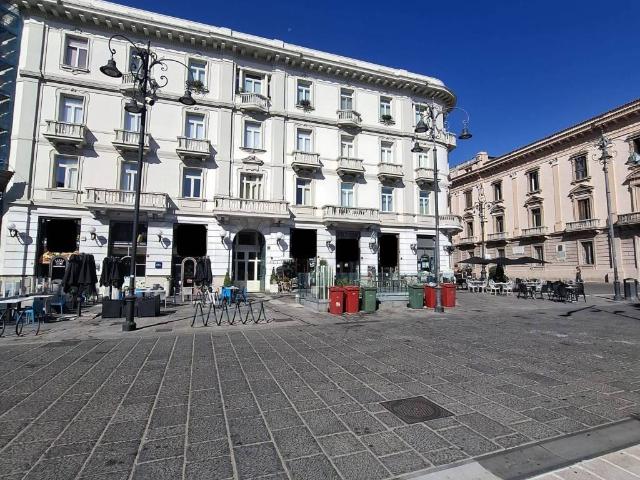 Locale Commerciale in affitto a Avellino, Campania