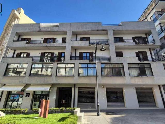 Locale Commerciale in affitto a Avellino, Campania