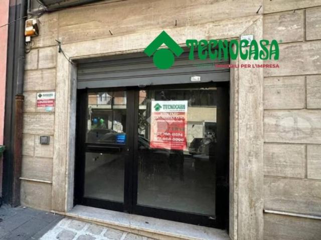 Locale Commerciale in affitto a Avellino, Campania