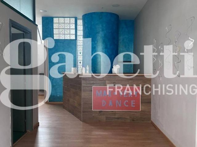 Locale Commerciale in affitto a Avellino, Campania