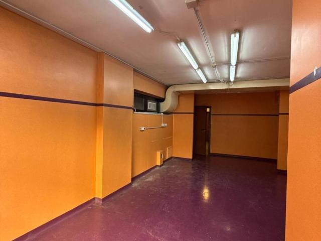 Locale Commerciale in affitto a Avellino, Campania