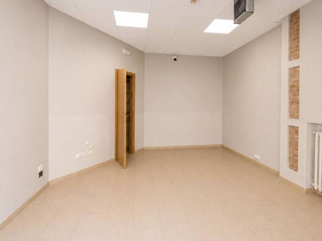 Locale Commerciale in affitto a Avellino, Campania