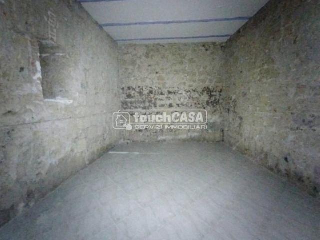 Locale Commerciale in affitto a Borgo San Lorenzo, Aversa