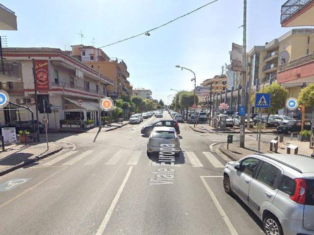 Locale Commerciale in affitto a Borgo San Lorenzo, Aversa