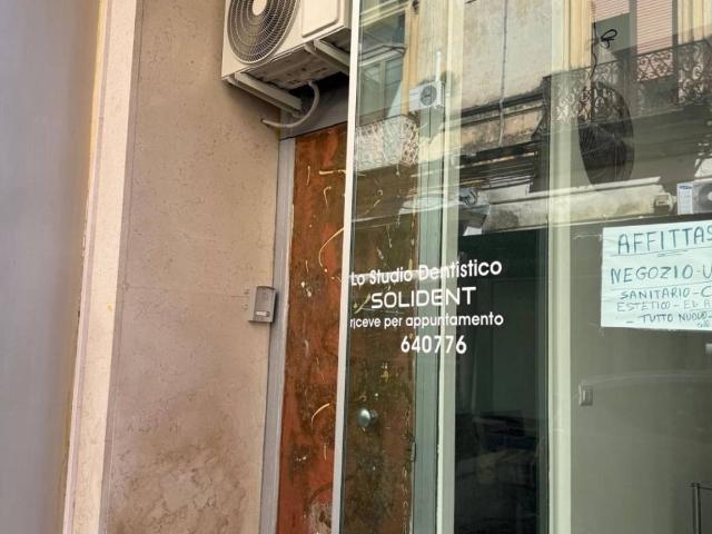 Locale Commerciale in affitto a Borgo San Lorenzo, Aversa