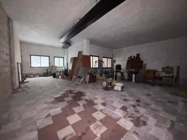 Locale Commerciale in affitto a Aversa, Campania