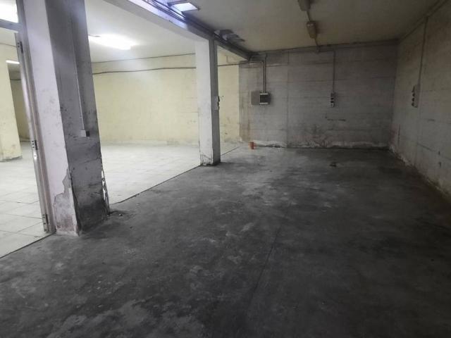 Locale Commerciale in affitto a Borgo San Lorenzo, Aversa