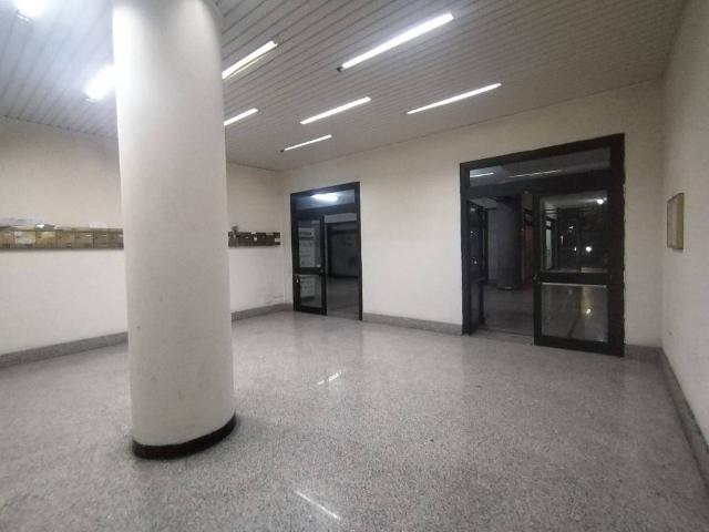 Locale Commerciale in affitto a Bagno d'Aversa, Aversa