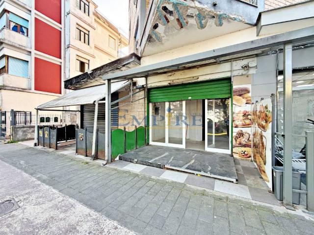 Locale Commerciale in affitto a Borgo San Lorenzo, Aversa