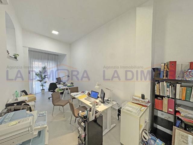 Locale Commerciale in affitto a Borgo San Lorenzo, Aversa