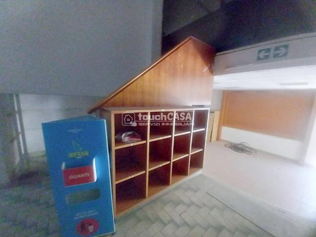 Locale Commerciale in affitto a Bagno d'Aversa, Aversa