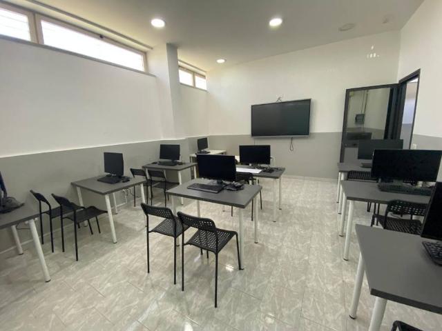 Locale Commerciale in affitto a Bagno d'Aversa, Aversa