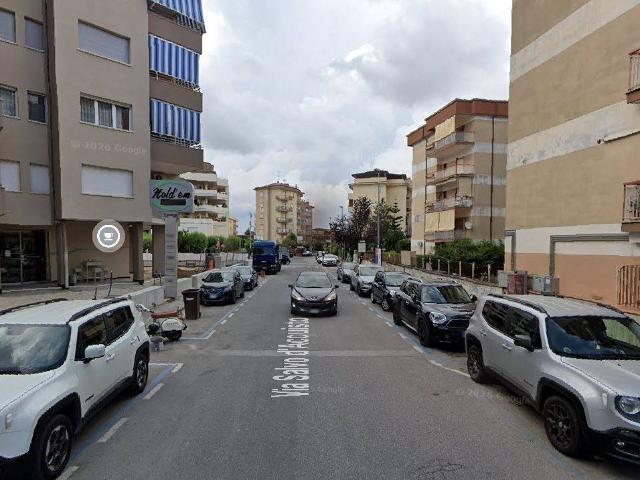 Locale Commerciale in affitto a Bagno d'Aversa, Aversa