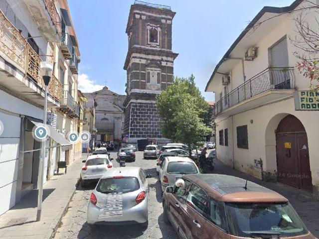 Locale Commerciale in affitto a Rione Costantinopoli, Aversa