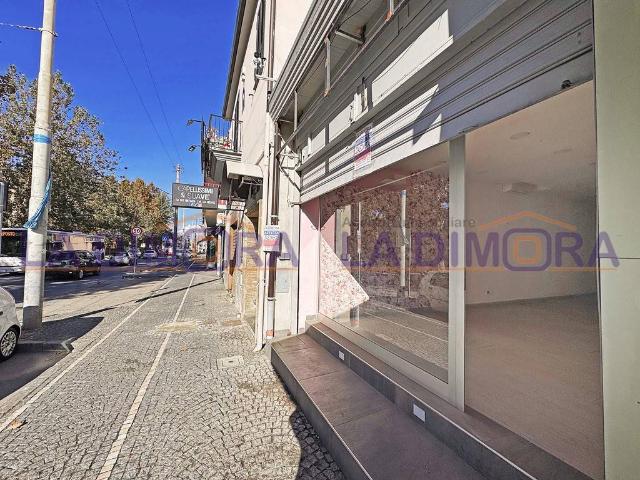 Locale Commerciale in affitto a Bagno d'Aversa, Aversa