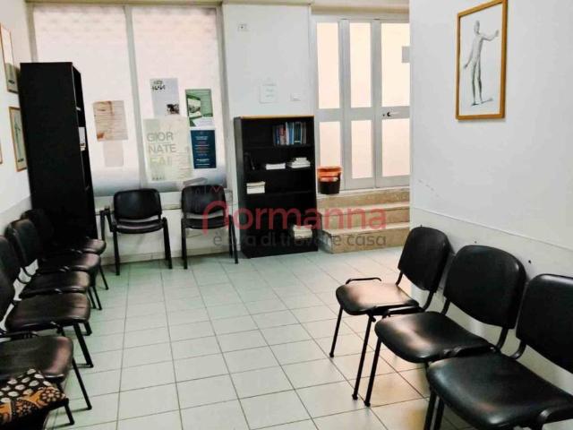 Locale Commerciale in affitto a Bagno d'Aversa, Aversa