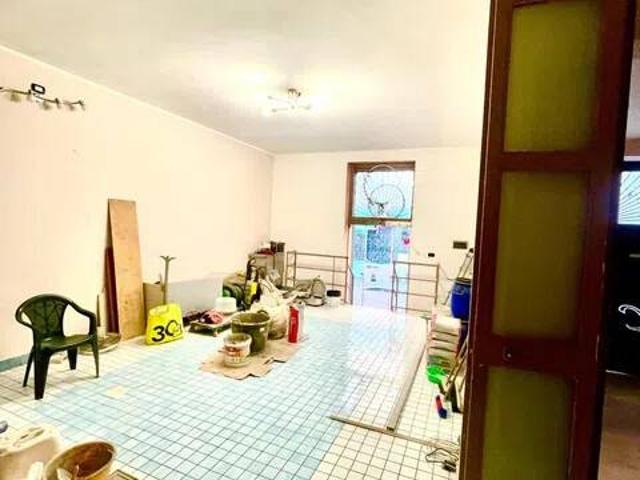 Locale Commerciale in affitto a Bagno d'Aversa, Aversa