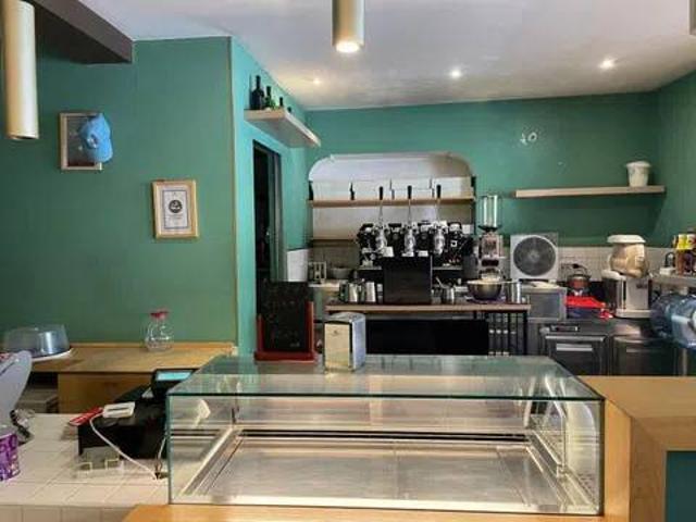 Locale Commerciale in affitto a Bagno d'Aversa, Aversa