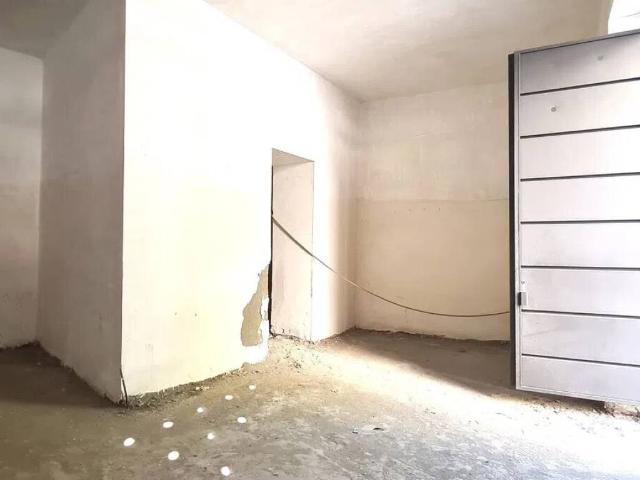 Locale Commerciale in affitto a Borgo San Lorenzo, Aversa