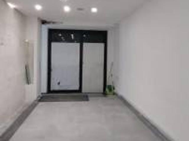 Locale Commerciale in affitto a Bagno d'Aversa, Aversa