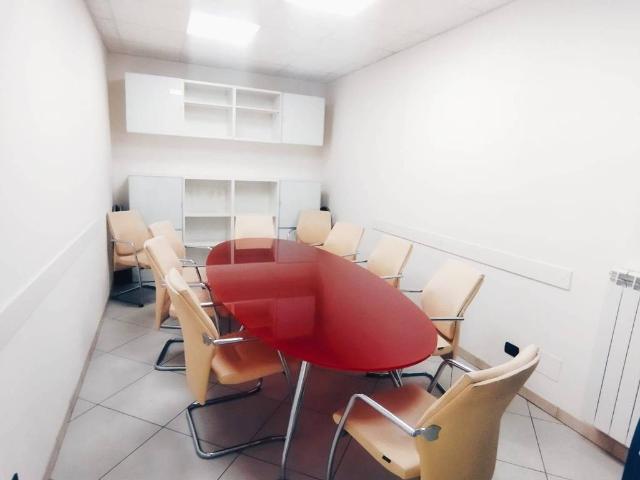 Locale Commerciale in affitto a Avezzano, Abruzzo