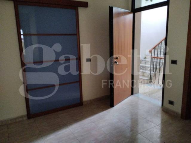Locale Commerciale in affitto a Avezzano, Abruzzo