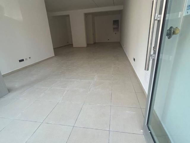 Locale Commerciale in affitto a Avezzano, Abruzzo