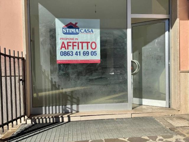 Locale Commerciale in affitto a Avezzano, Abruzzo