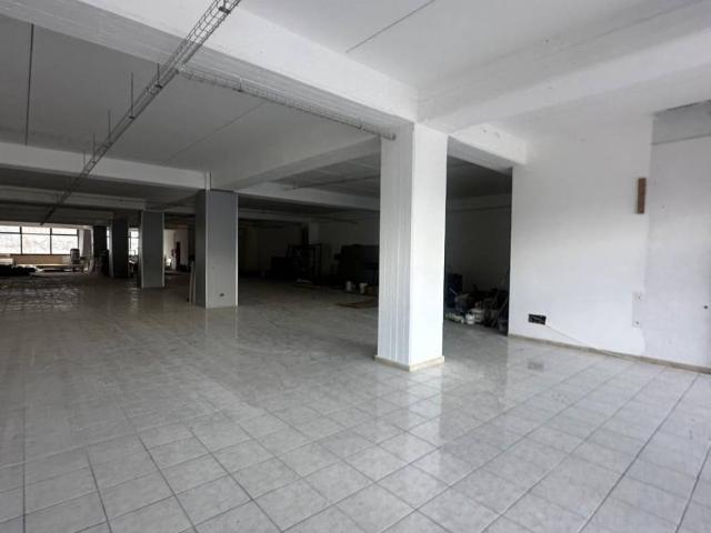 Locale Commerciale in affitto a Avezzano, Abruzzo