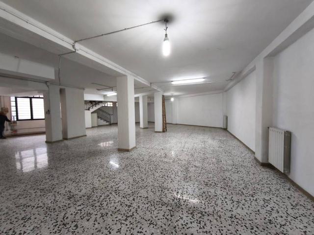 Locale Commerciale in affitto a Avezzano, Abruzzo