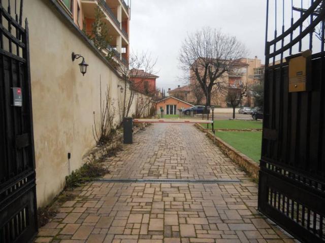 Locale Commerciale in affitto a Avezzano, Abruzzo