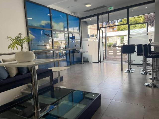 Locale Commerciale in affitto a Avezzano, Abruzzo