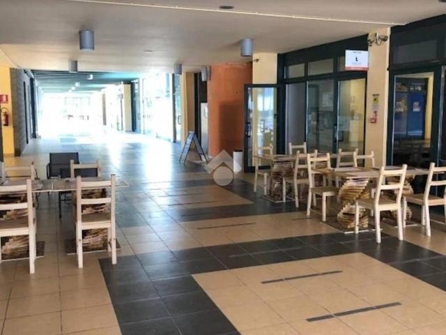 Locale Commerciale in affitto a Grangia, Piemonte