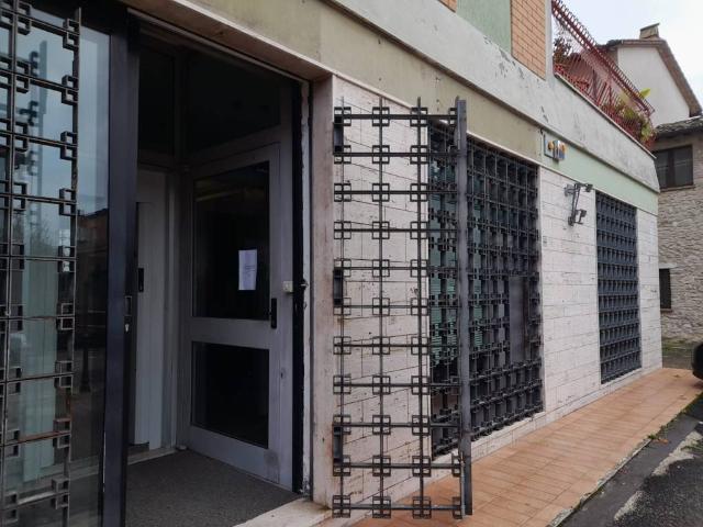 Locale Commerciale in affitto a Avigliano Umbro, Umbria