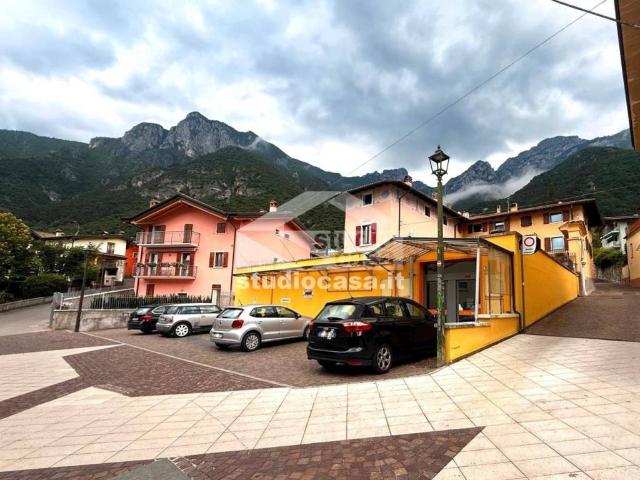 Locale Commerciale in affitto a Comunità della Vallagarina, Avio