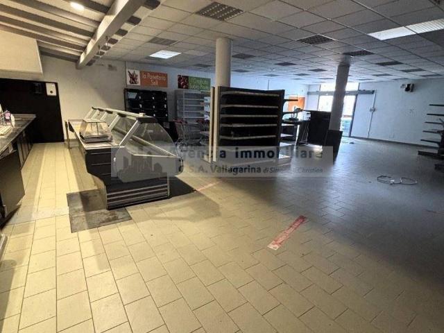 Locale Commerciale in affitto a Comunità della Vallagarina, Avio
