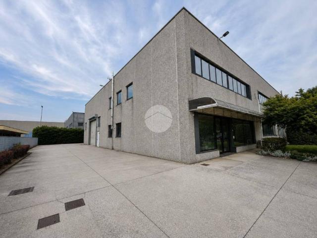Locale Commerciale in affitto a Azzano San Paolo, Lombardia