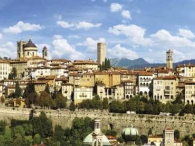 Locale Commerciale in affitto a Azzano San Paolo, Lombardia
