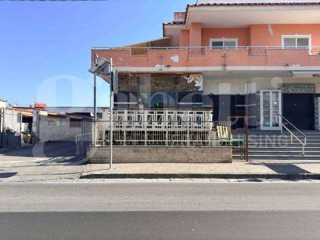 Locale Commerciale in affitto a Bacoli, Campania