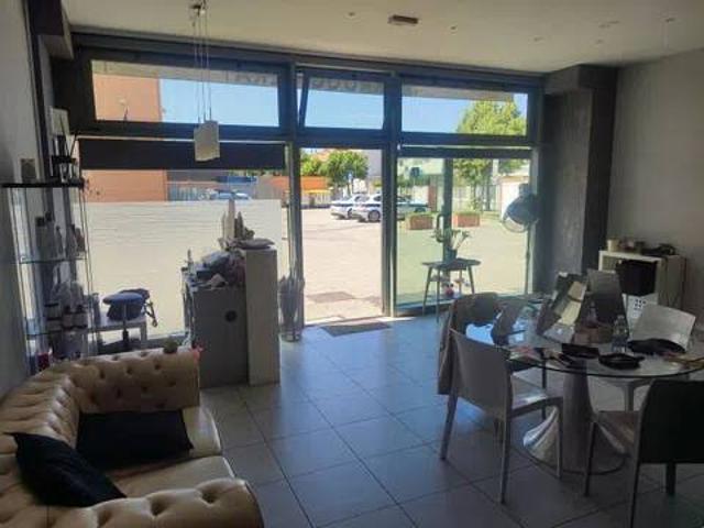 Locale Commerciale in affitto a Unione dei comuni della Bassa Romagna, Bagnacavallo