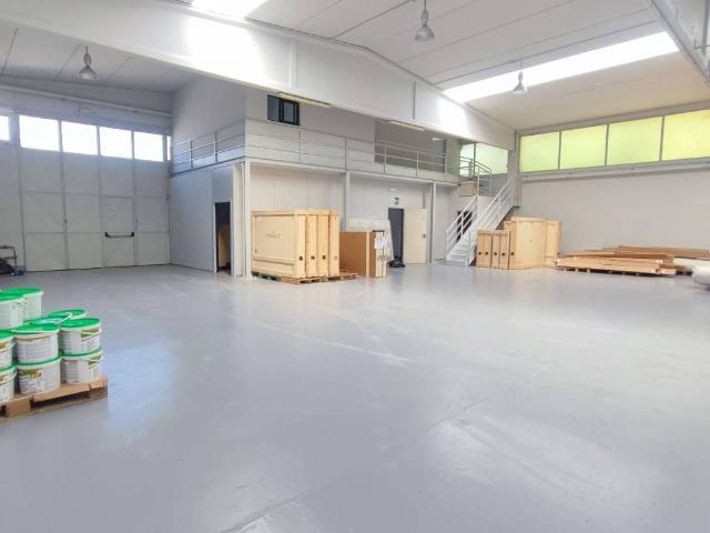 Locale Commerciale in affitto a il Roseto, Bagno A Ripoli
