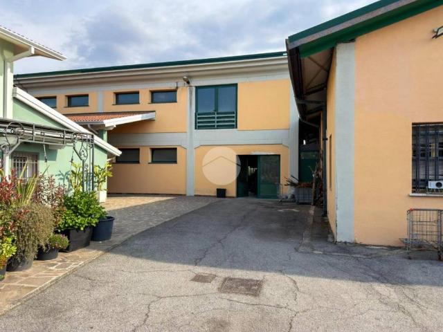Locale Commerciale in affitto a Bagnolo Mella, Lombardia