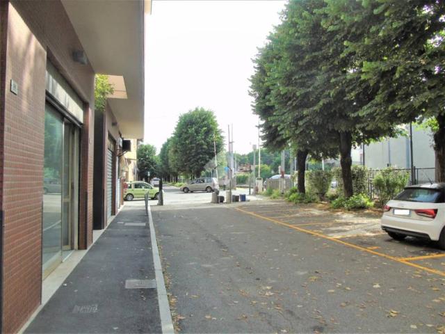 Locale Commerciale in affitto a Bagnolo Mella, Lombardia