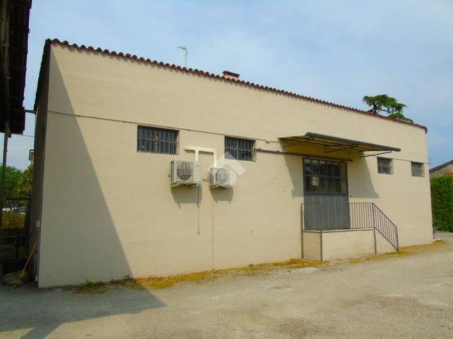 Locale Commerciale in affitto a Bagnolo Mella, Lombardia