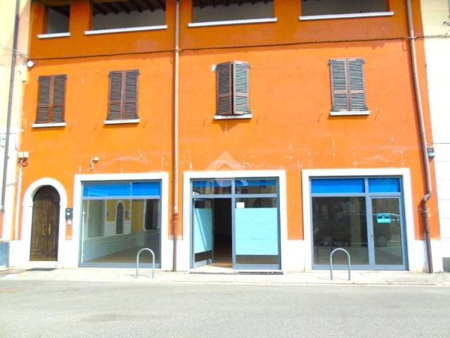 Locale Commerciale in affitto a Bagnolo Mella, Lombardia