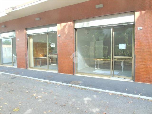 Locale Commerciale in affitto a Bagnolo Mella, Lombardia